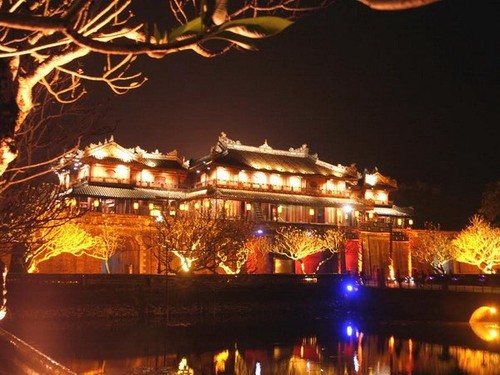 Hue-Festival 2014: Einzigartigkeit des Programms “Die Nacht im Kaiserpalast” - ảnh 1